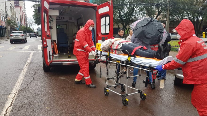 Idosa é atropelada no Centro e Siate é acionado