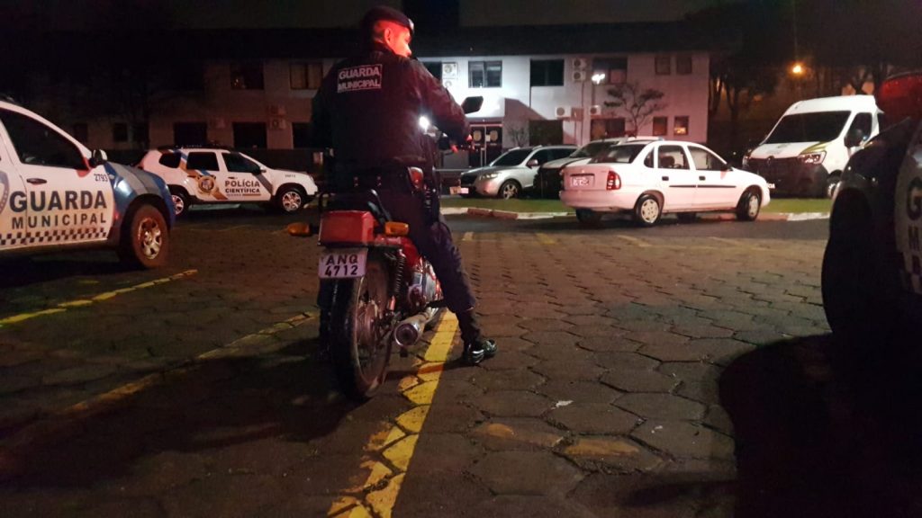 Guarda Municipal recupera motocicleta furtada ontem (19) no Bairro Neva