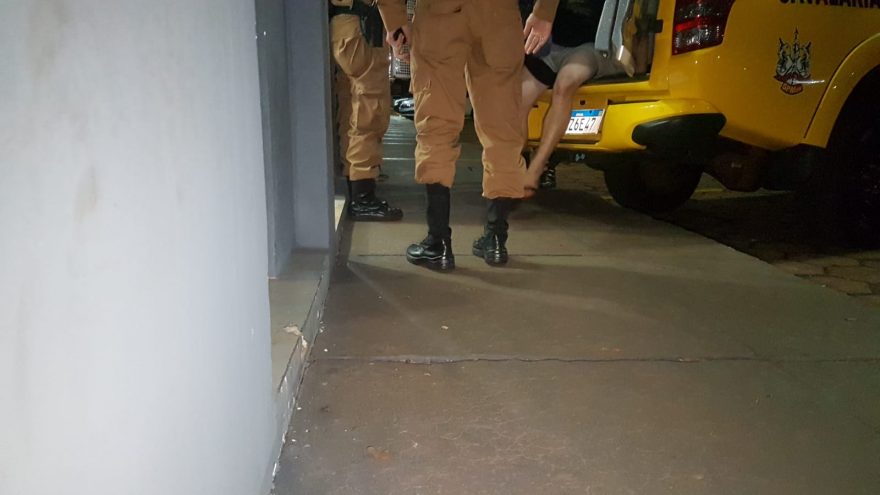 Jovem suspeito por furtar motocicleta é detido pela PM