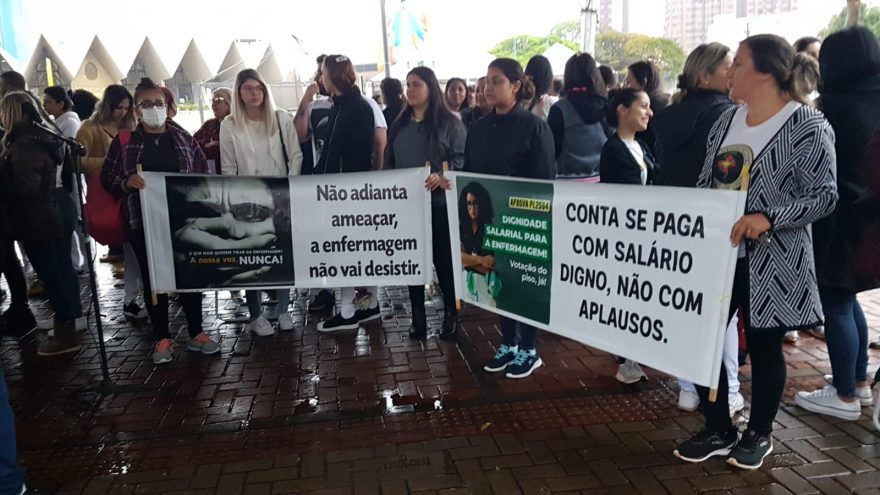 Enfermagem parada! Trabalhadores suspendem atividades por 24 horas e solicitam volta do piso salarial