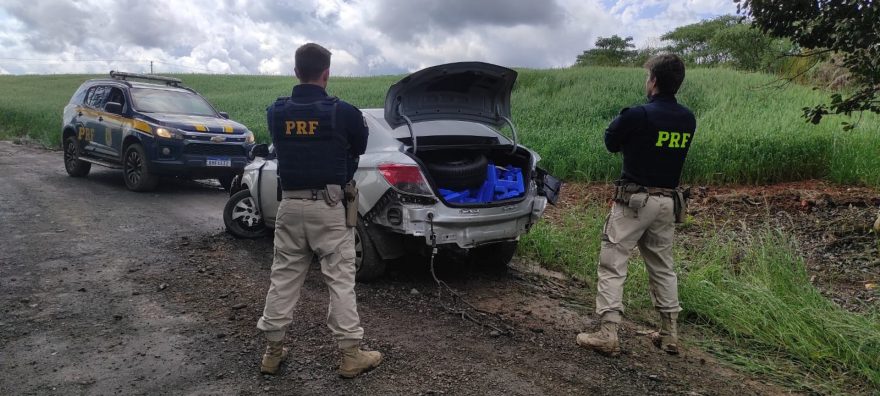 PRF apreende quase meia tonelada de maconha em Prudentópolis