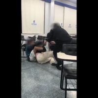Imagem referente a Vídeo mostra confusão em sala de aula da Univel; aluno precisou ser imobilizado para não agredir colegas