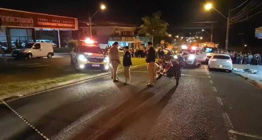 Vítima de bala perdida, comerciante morre em frente ao estabelecimento de sua família