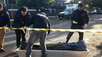 Corpo de Jeferson Oliveira é recolhido pelo IML