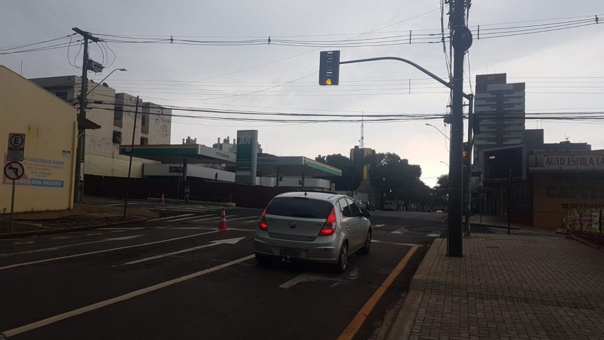 Semáforos da Rua Rio Grande do Sul com a Barão do Cerro Azul estão inoperantes