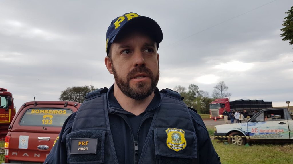 Inspetor da PRF relatou que condutor da Saveiro que se envolveu em acidente fatal não possui CNH