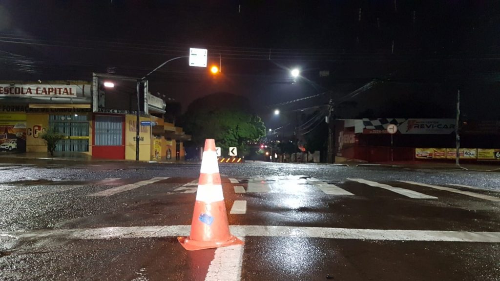 Atenção condutores! Semáforos do cruzamento da Rio Grande do Sul com Barão do Cerro Azul continuam com defeito