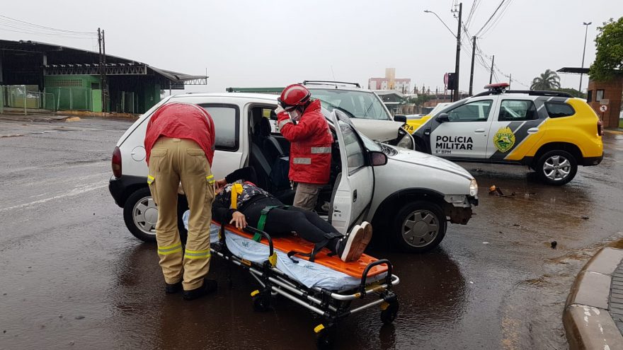 Motorista ‘troca de banco’ após ter lateral de carro atingida por Ecosport