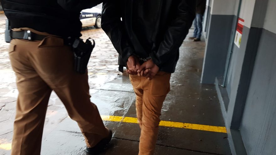 Inteligência da Polícia Militar auxilia na prisão de homem em posse de objetos e veículo furtados
