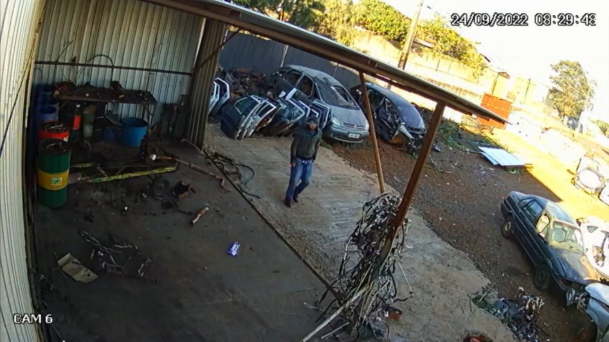 Loja de autopeças é alvo de criminosos em Cascavel; até um cão Rottweiler foi levado