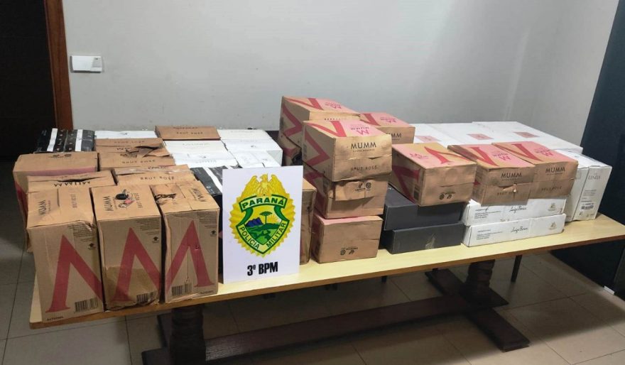 Operação Hórus: veículo carregado com 48 caixas de vinhos é apreendido pela Polícia Militar