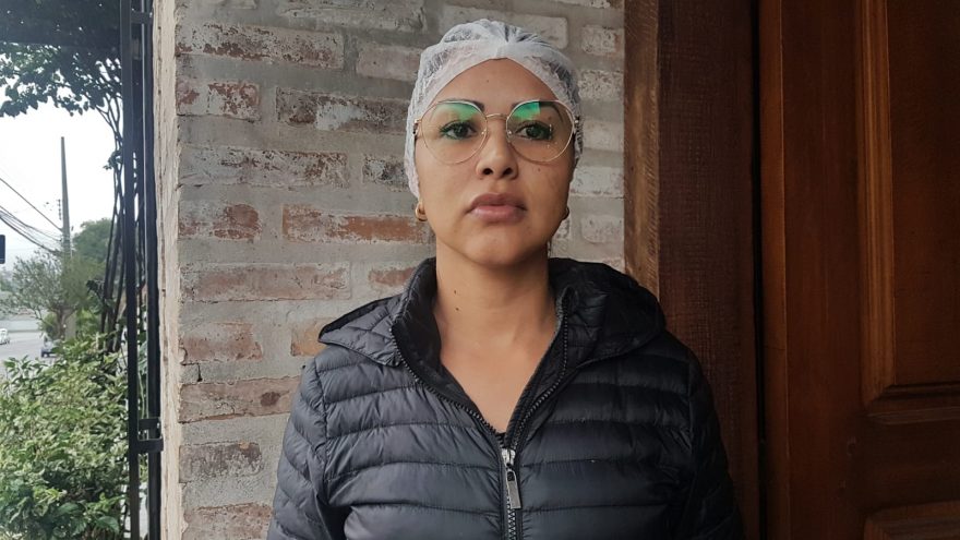 “Estamos amarrados”: empresária reclama de rapaz que ameaça clientes e funcionários em estabelecimento no Bairro Cancelli