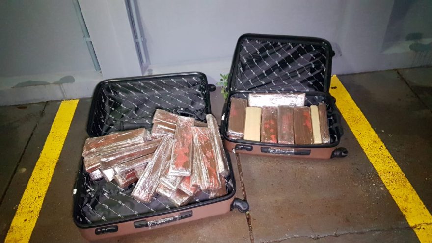 Mulher é detida pela PRF com 52 tabletes de maconha
