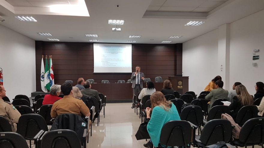 Conselhos de Segurança e Antidrogas, e órgãos públicos discutem ações contra uso de cigarro eletrônico em Cascavel