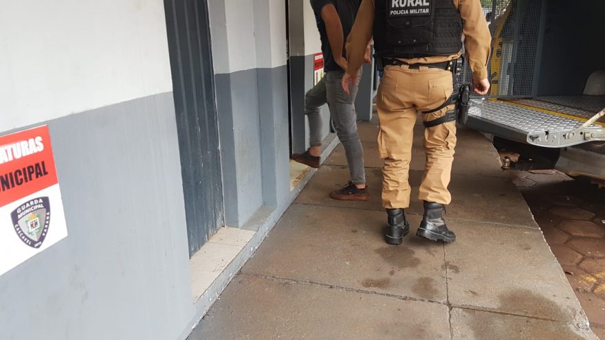 Homens são encaminhados à 15ª SDP por contrabando de pneus de origem paraguaia