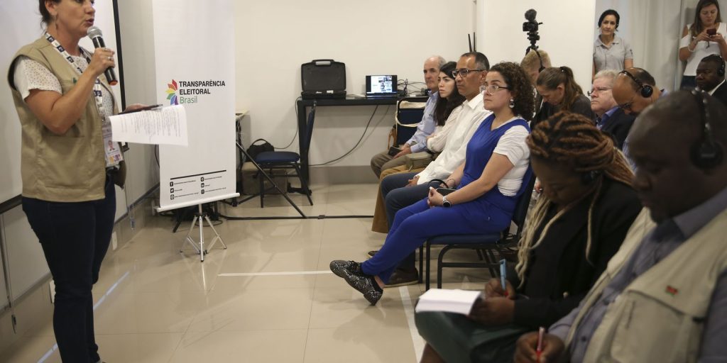 Forças de segurança atualizam números: 14 casos de compra de votos e 46 ocorrências de boca de urna foram registrados no Paraná