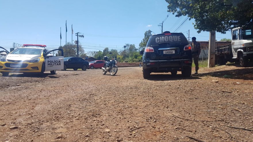 Equipes da Polícia Militar precisam ‘apartar’ briga em frente ao Fórum Eleitoral