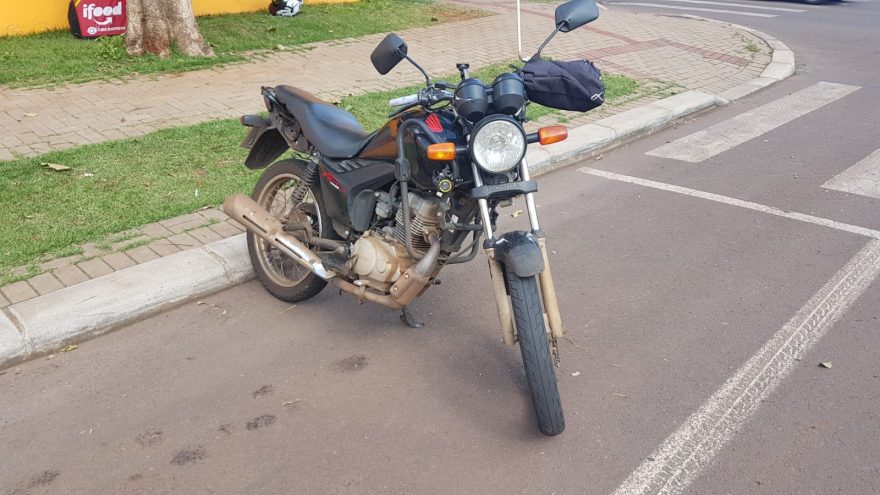 Motocicleta e automóvel se envolvem em acidente de trânsito no Bairro Coqueiral