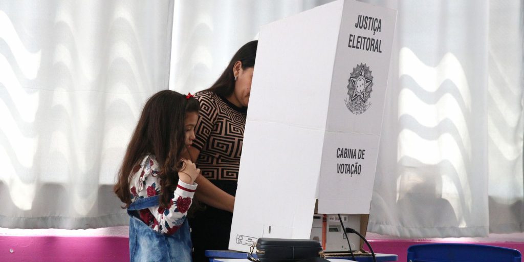 Cascavelenses vão às urnas para escolher quem será o presidente da República por mais quatro anos