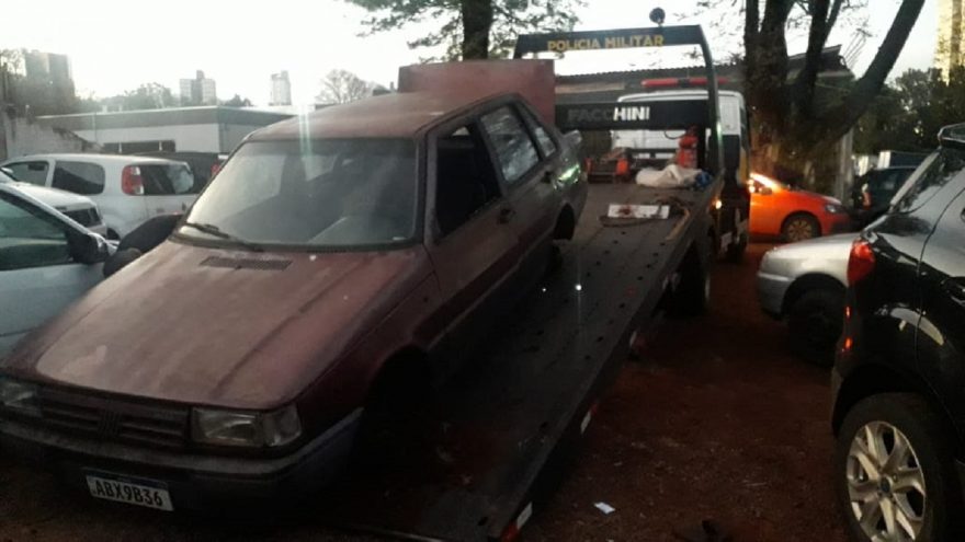 Veículo com registro de furto é recuperado na PR-180