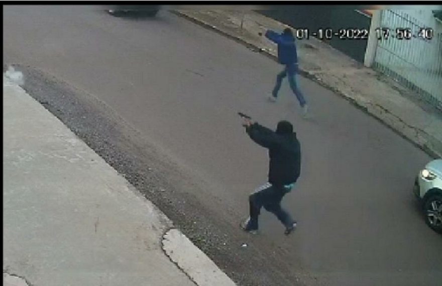 Vídeo: câmeras registram momento em que casal sofre atentado a tiros em Maringá