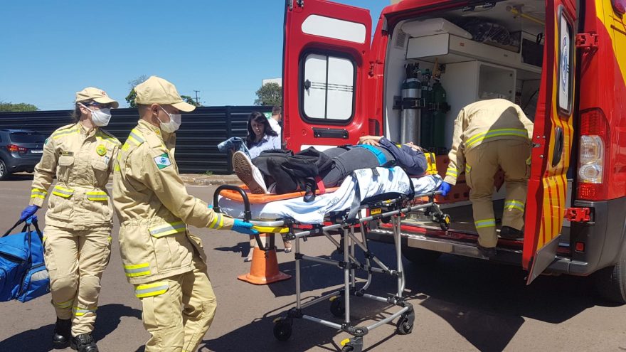 Mulher fica ferida em acidente na esquina do Shopping JL