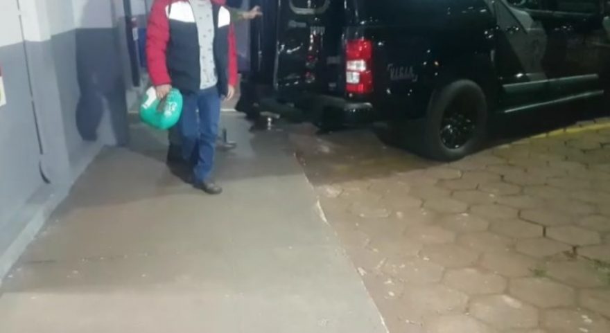 Policiais do BPFron cumprem mandado de prisão em Cascavel