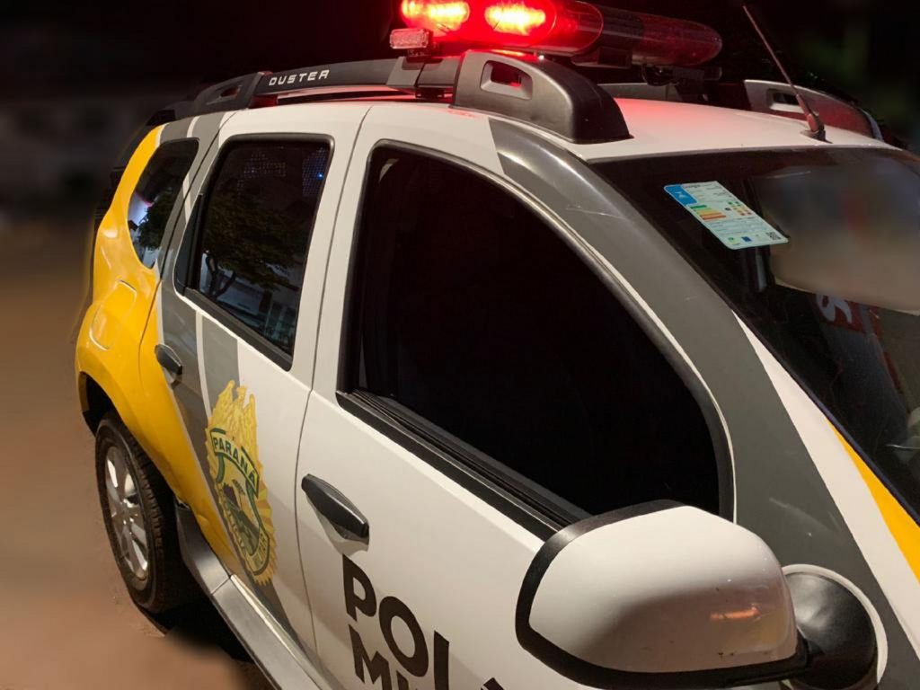Dois elementos rendem família e roubam veículo e dinheiro no interior de Nova Santa Rosa