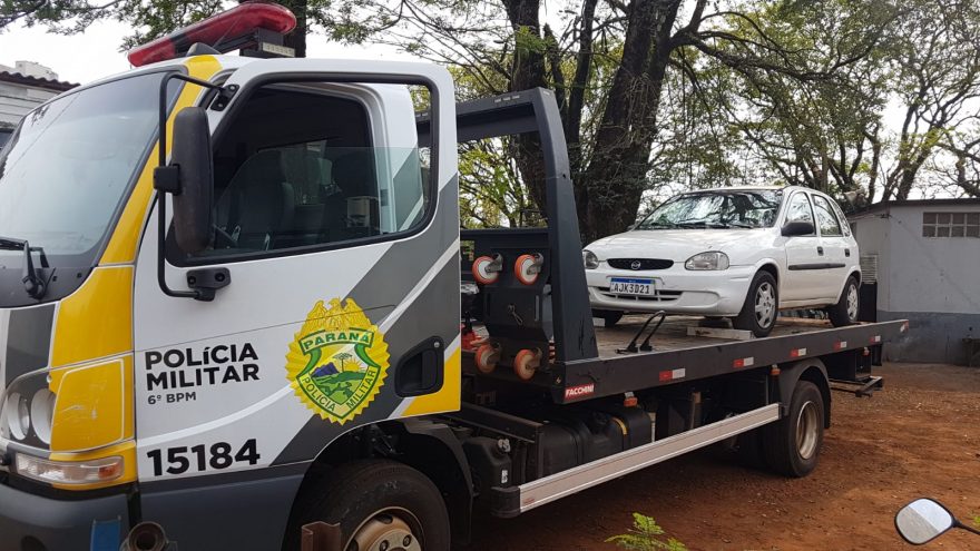 Corsa placa AJK-3D21 é recuperado no Bairro Barcelona pela PM