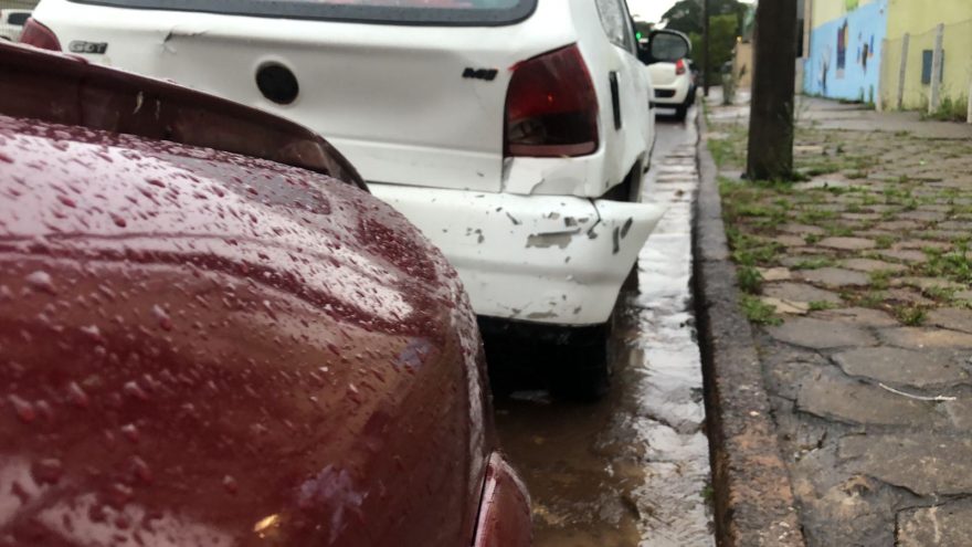 Engavetamento entre quatro veículos é registrado no Centro