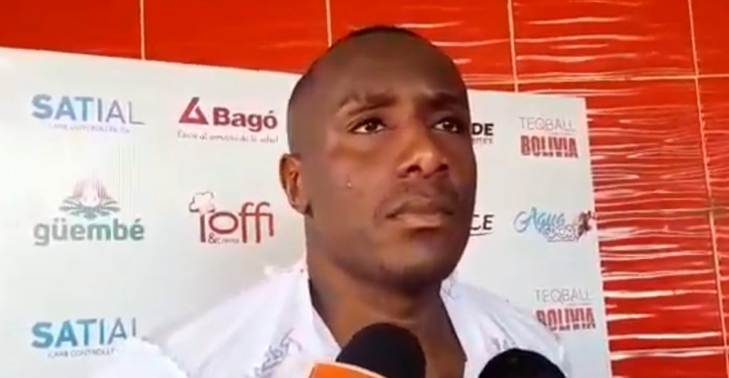 Jogador diz que vai cortar o próprio pênis caso seu time seja rebaixado