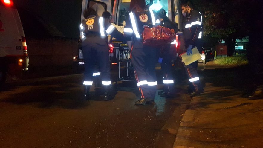 Mulher em surto mobiliza socorristas do Samu e forças de segurança