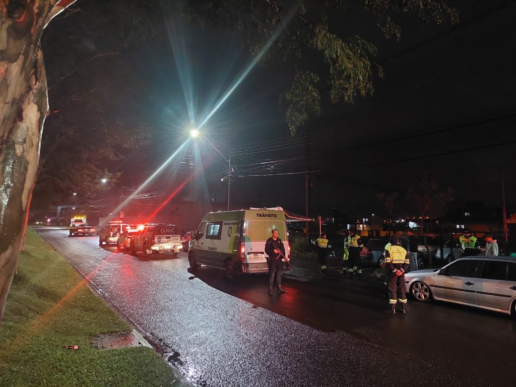 Durante rondas preventivas, Transitar recolhe dois carros rebaixados