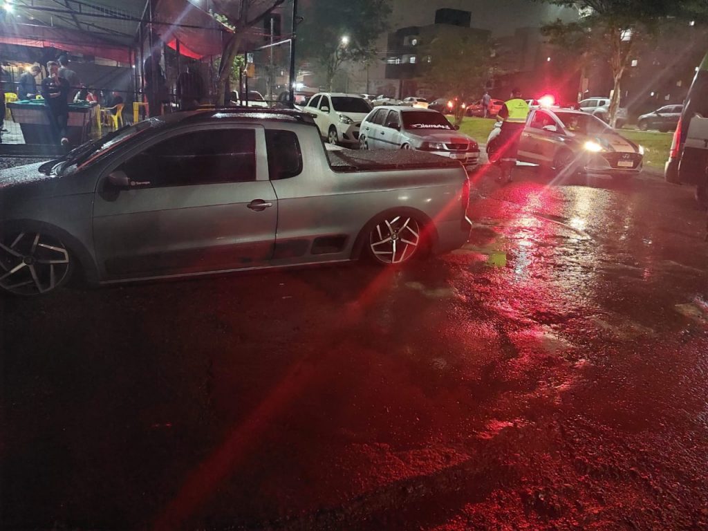 Condutor é autuado por manobra perigosa na Avenida da FAG