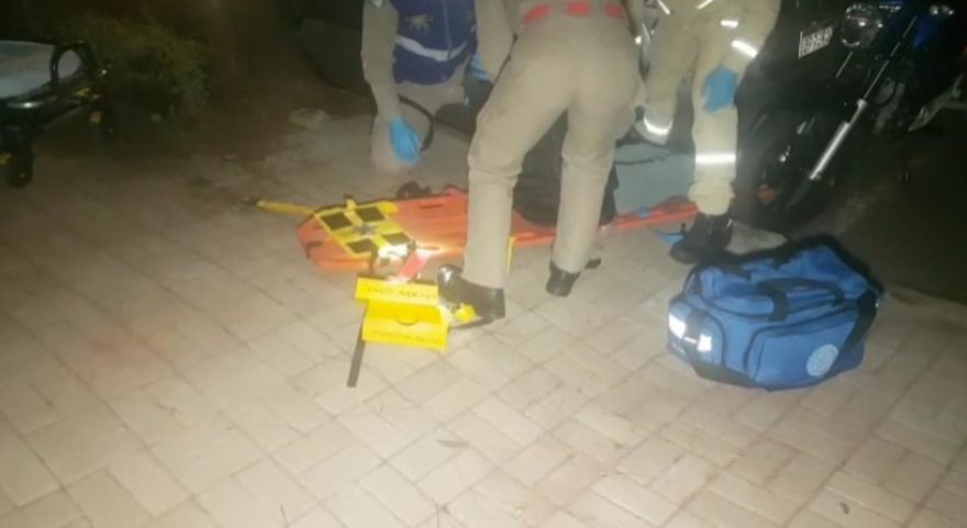 Motociclista fica ferido em colisão no Centro