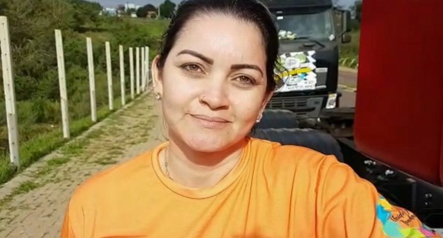 Grupo voluntário Unidos pela Bondade realiza entrega de doces para crianças na Região Oeste