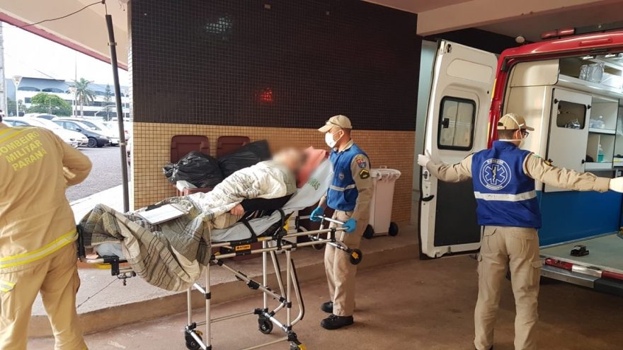 Idosa levanta de mau jeito e sofre suspeita de fratura no fêmur no Bairro Parque Verde