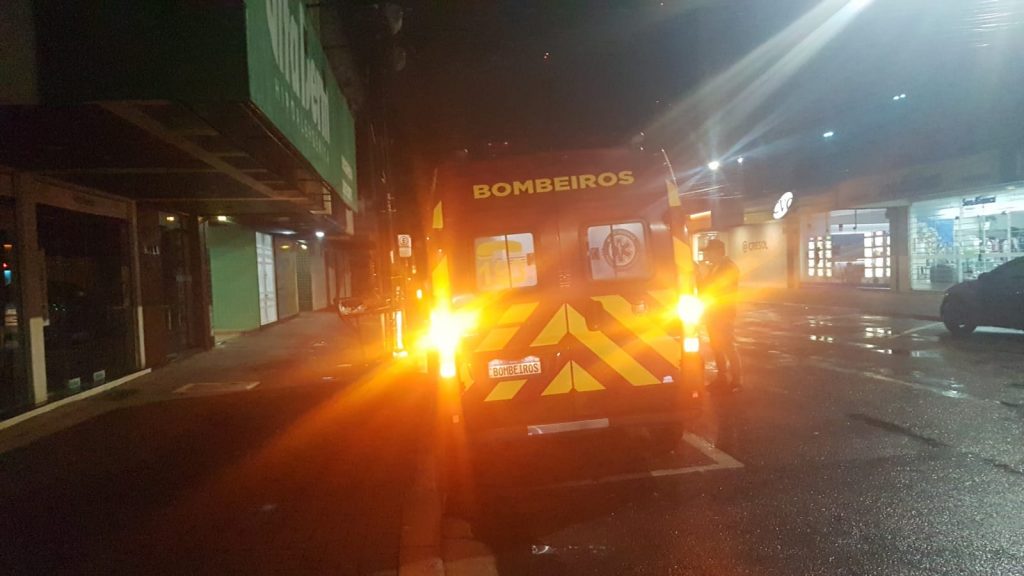 Idosa sofre fratura após cair dentro de um prédio de Cascavel