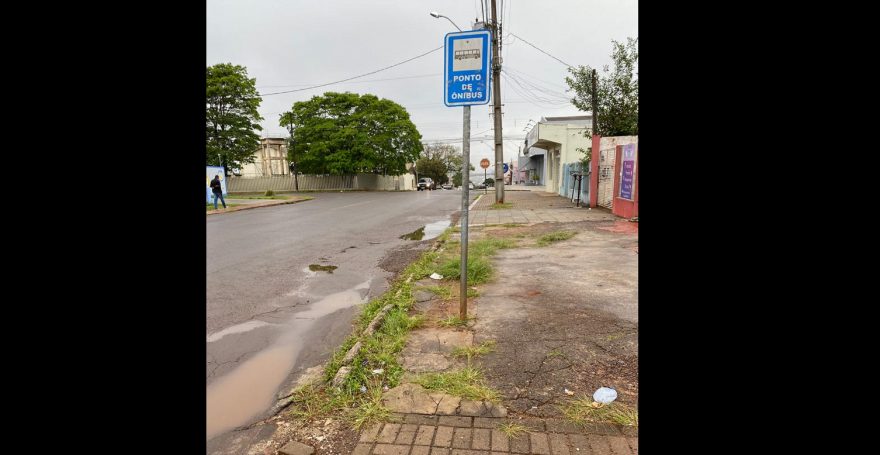 Internauta reclama da falta de cobertura em ponto de ônibus no Bairro Consolata