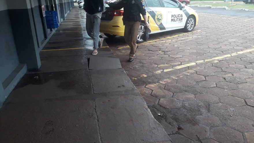 Menor flagrado com cigarro de maconha é apreendido pela PM no Bairro Neva