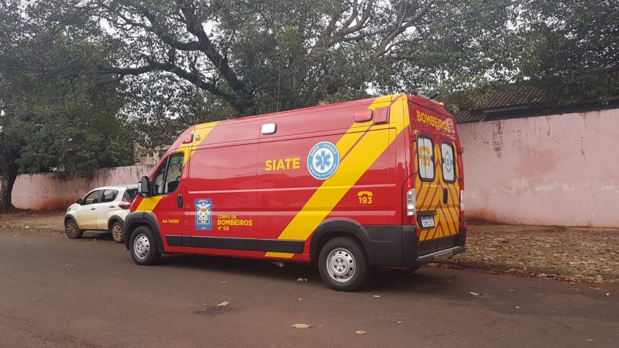 Jovem sofre laceração no braço ao ser atacado por cachorro no Bairro Universitário