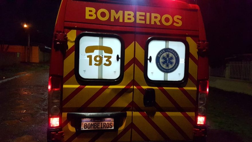 Jovem sofre contusão na costela e na perna direita após colisão no Periolo