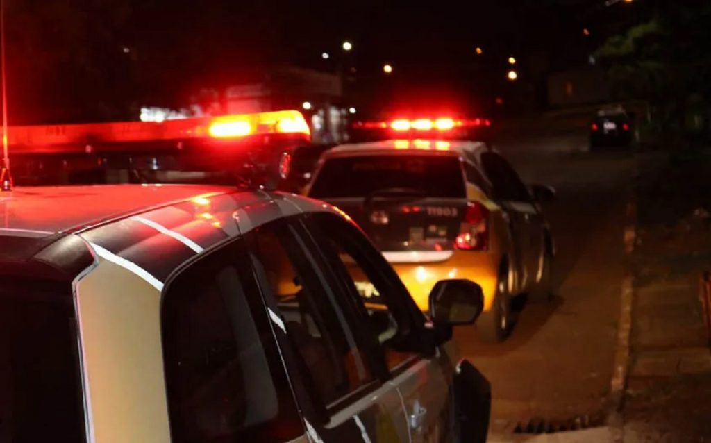 Homem é morto a tiros pela esposa em Cândido de Abreu