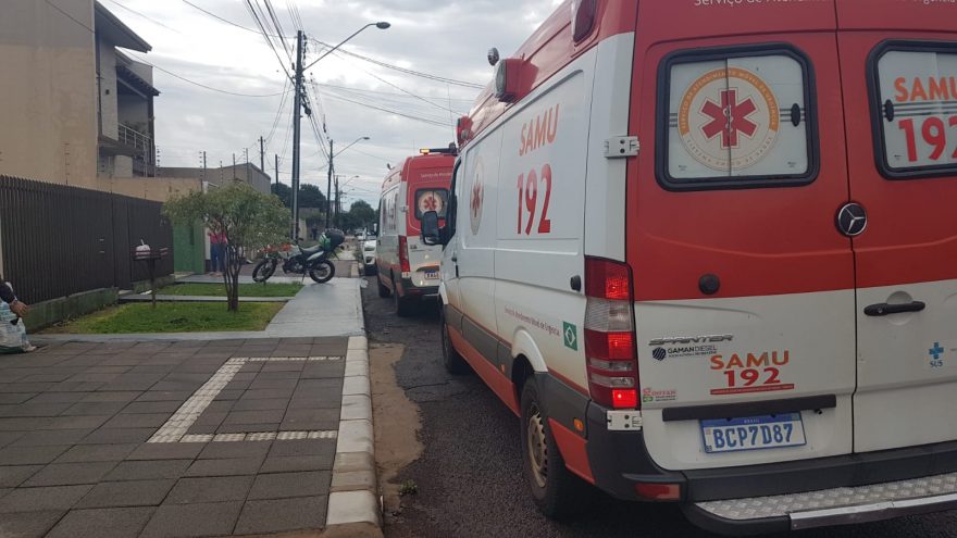 Idosa se engasga com pão e socorristas fazem manobra de Heimlich para salvar a mulher