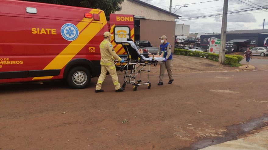 Mulher fica ferida ao ser atingida no rosto por uma porta no Bairro Claudete
