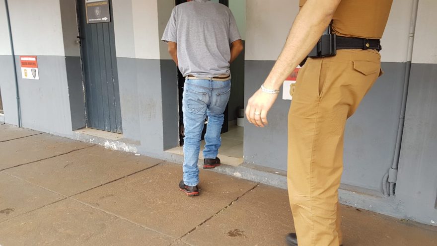 Homem é encaminhado à 15ª SDP por invasão no Bairro Coqueiral