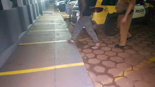 Homem com dívida por pensão alimentícia é detido pela PM Imagem referente a Homem com dívida por pensão alimentícia é detido pela PM