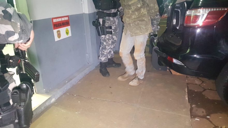 Choque detém homem por porte ilegal de arma de fogo em Cascavel