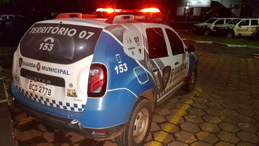 Jovem de 25 anos com mandado judicial é detido no Loteamento Florais do Paraná