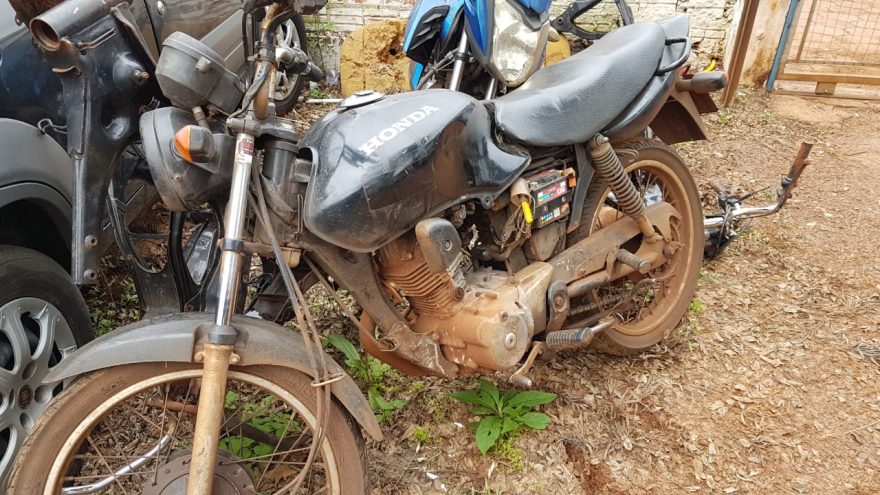 Motocicleta com indicativo de furto é recuperada pela Polícia Militar